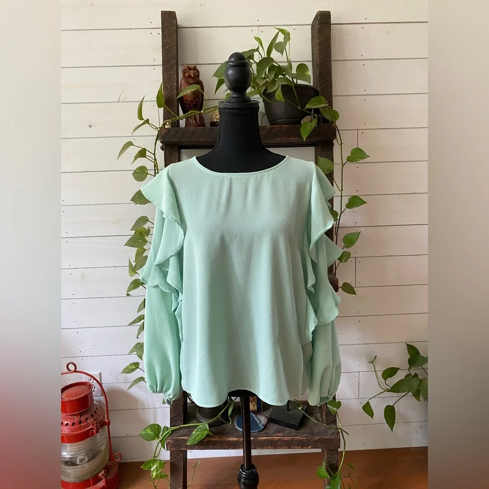 Vine & Love: Mint Green Women's Ruffle Sleeve Top
